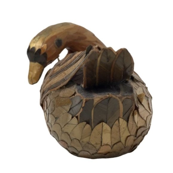 Small Golden Goose/Duck with Feathers - Realistic Looking Figurine - Picture 5 of 8